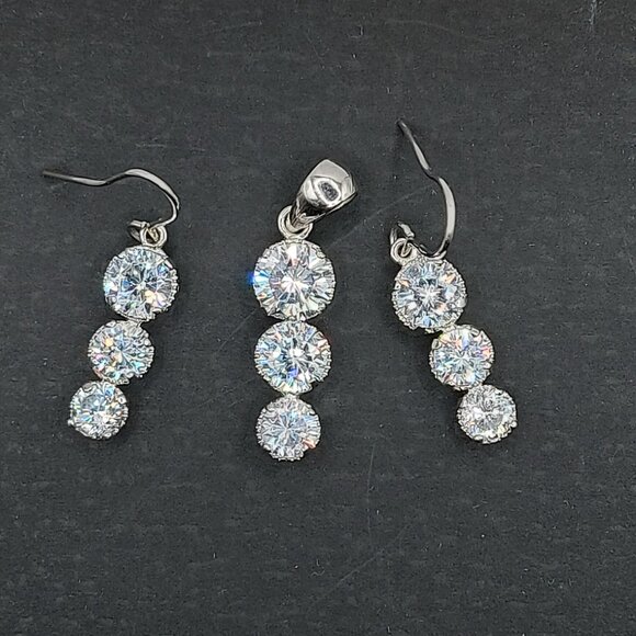 Jewelry - Crystal Dangle Earrings & Pendant Set
